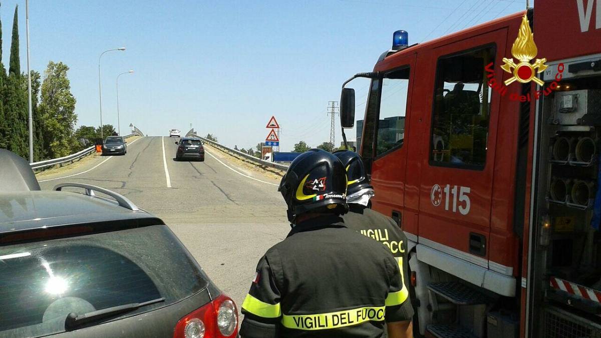 Imola, scontro sulla via Gambellara feriti due automobilisti