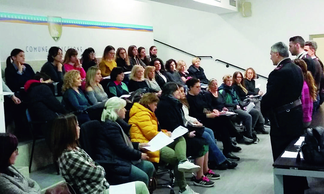 Riccione, crescono i casi di stalking: 50 donne al corso di autodifesa