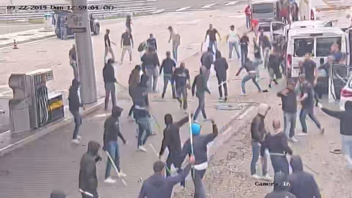 Scontri in A14 a Riccione, Daspo a 22 ultras di Padova e Vicenza
