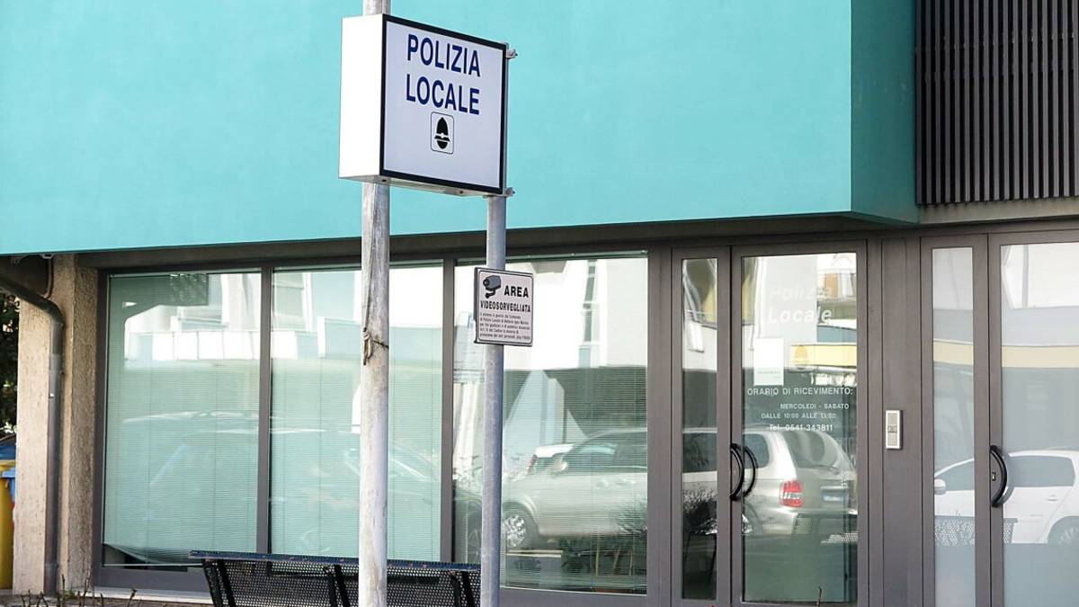 Bellaria. Assembramenti, sanzionati venti giovani tra 15 e 20 anni