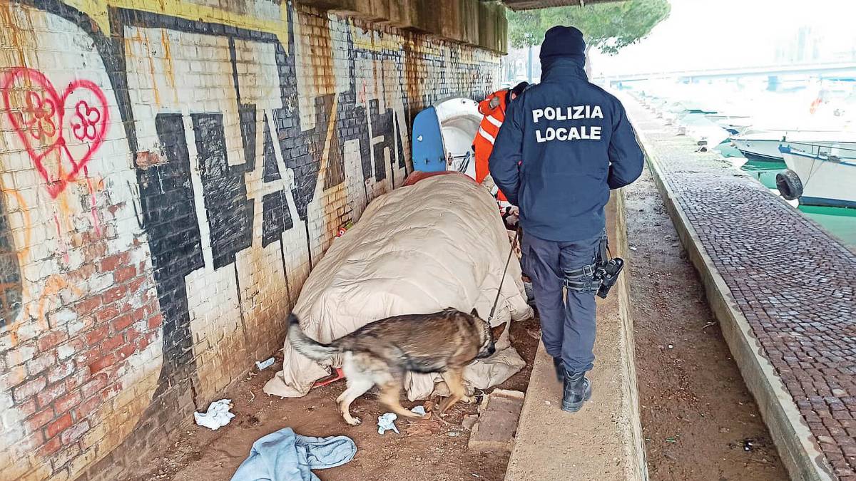 Abuso di alcol in luogo pubblico, controlli della polizia a Rimini