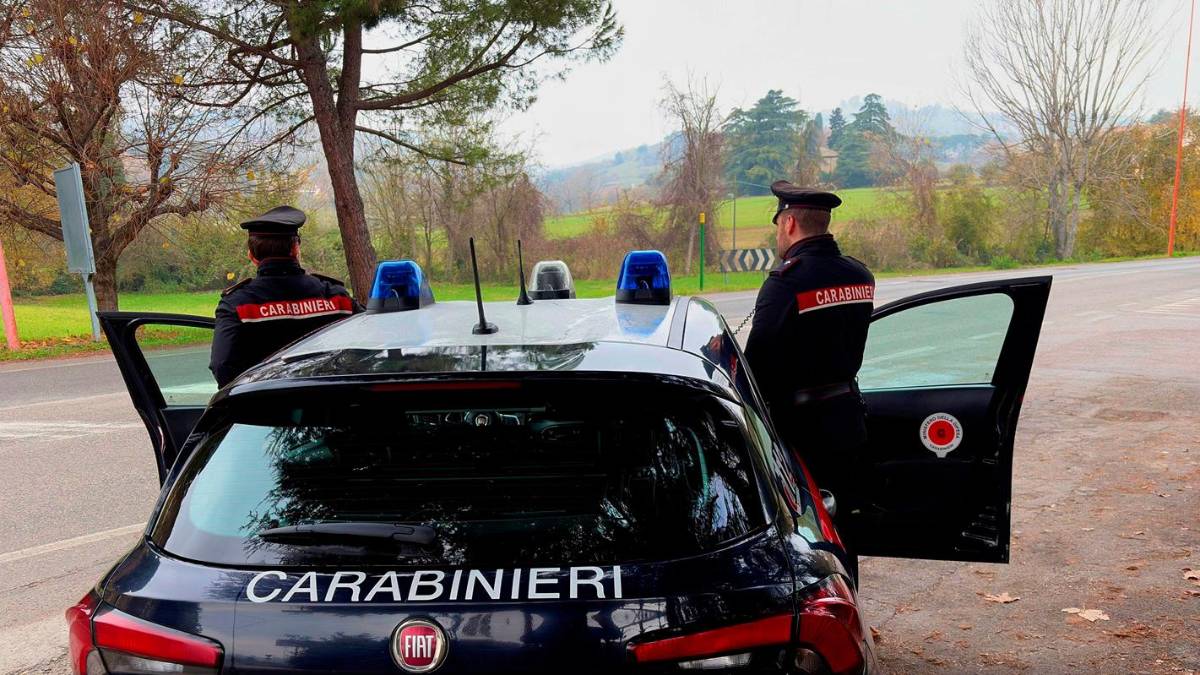 Mercato Saraceno, picchia il vicino di casa a bastonate per costringerlo a scusarsi