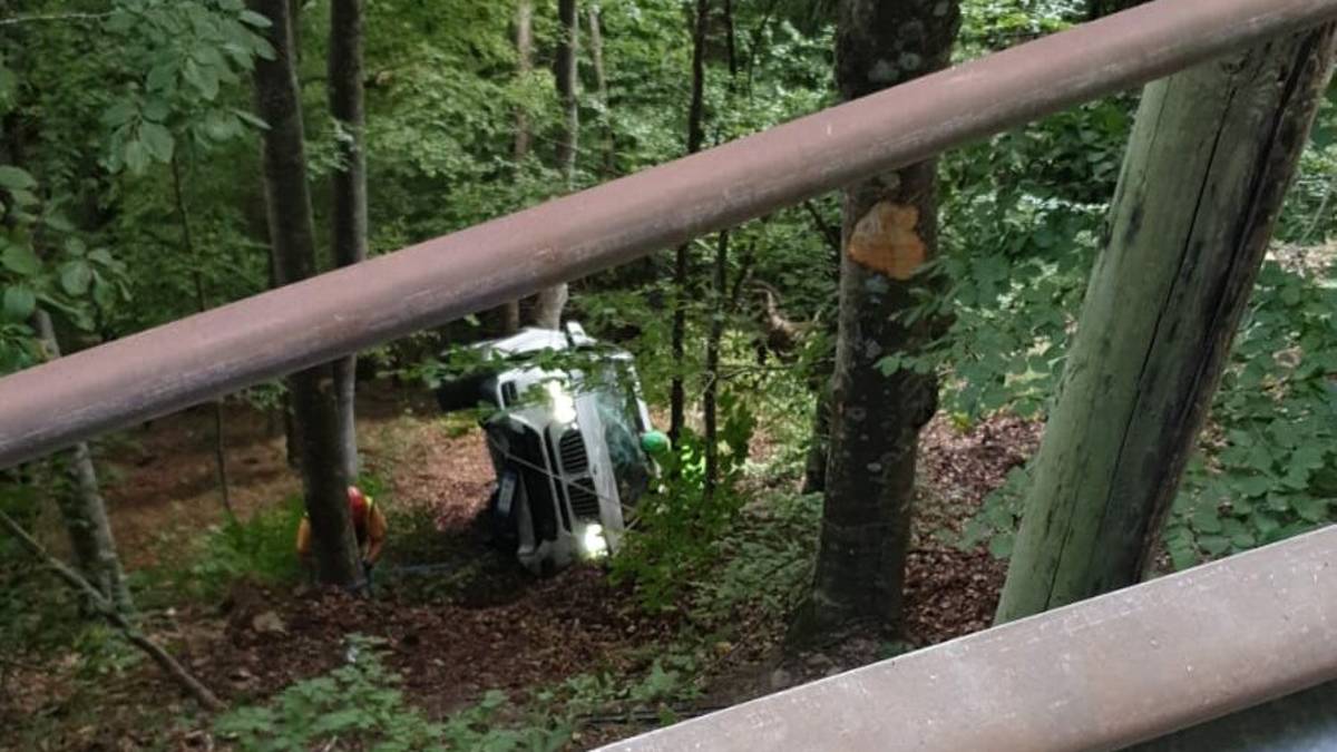 Incidente: 75enne di Rimini vola col Suv nella scarpata al passo dei Mandrioli