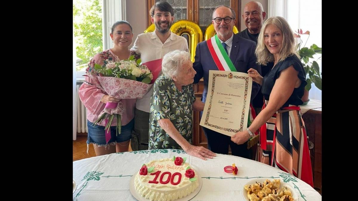 Ravenna, i 100 anni della storica maestra Giuliana