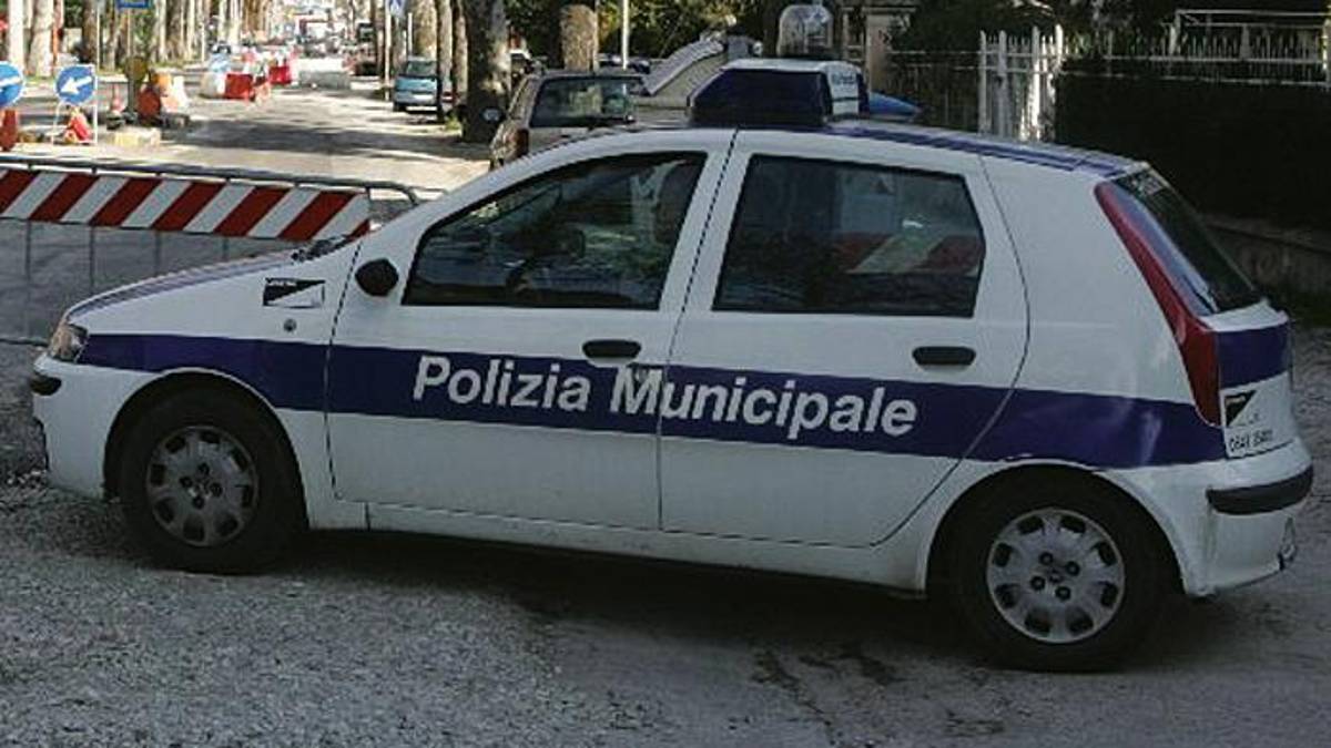 Cesenatico, eroina addosso e altra nel bed and breakfast: arrestato spacciatore