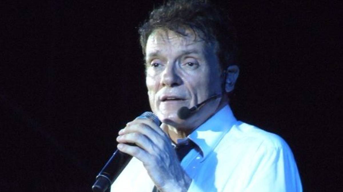 Rinviato il concerto di Massimo Ranieri a Bologna