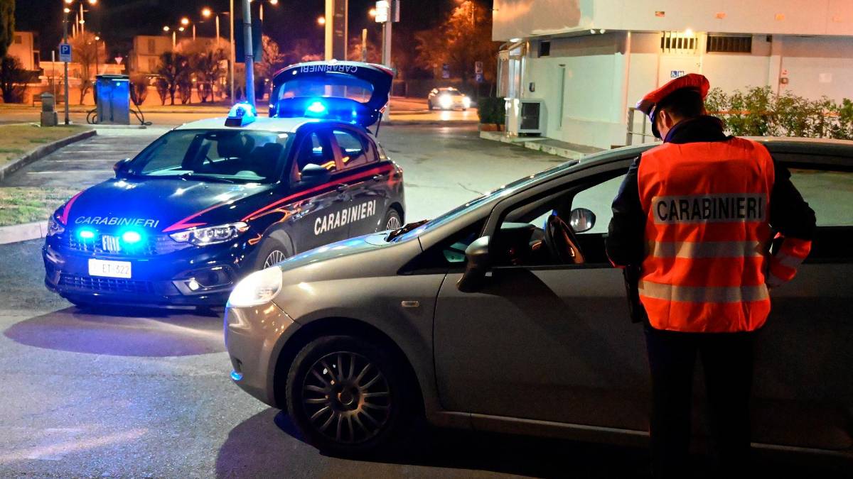 Meldola, aggredisce un esercente e poi i carabinieri: arrestato