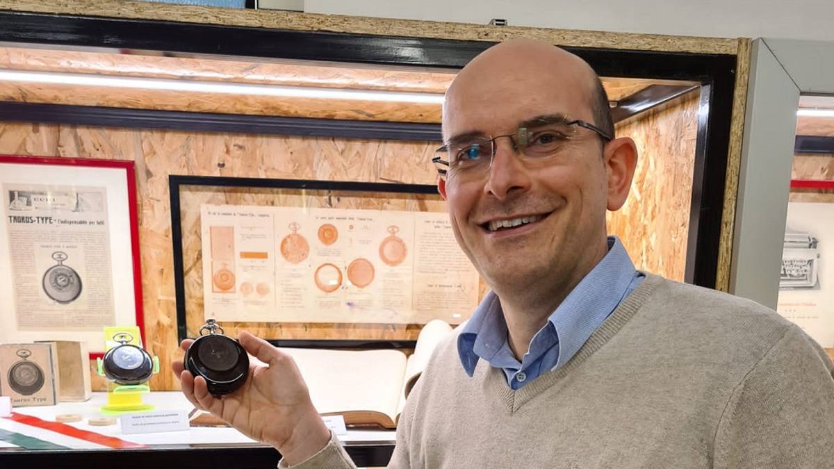 Cesena, alla Fiera arriva la macchina da scrivere più piccola del mondo