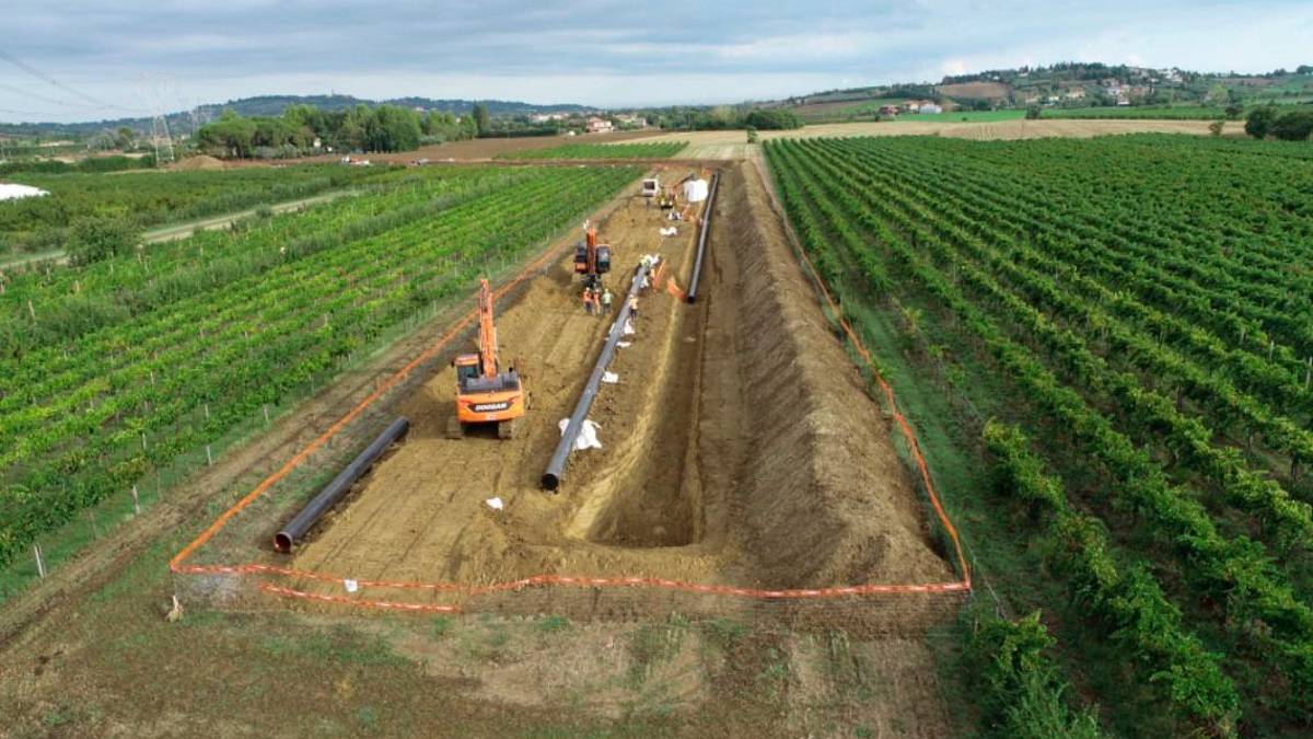 Lavori in corso per la posa del metanodotto