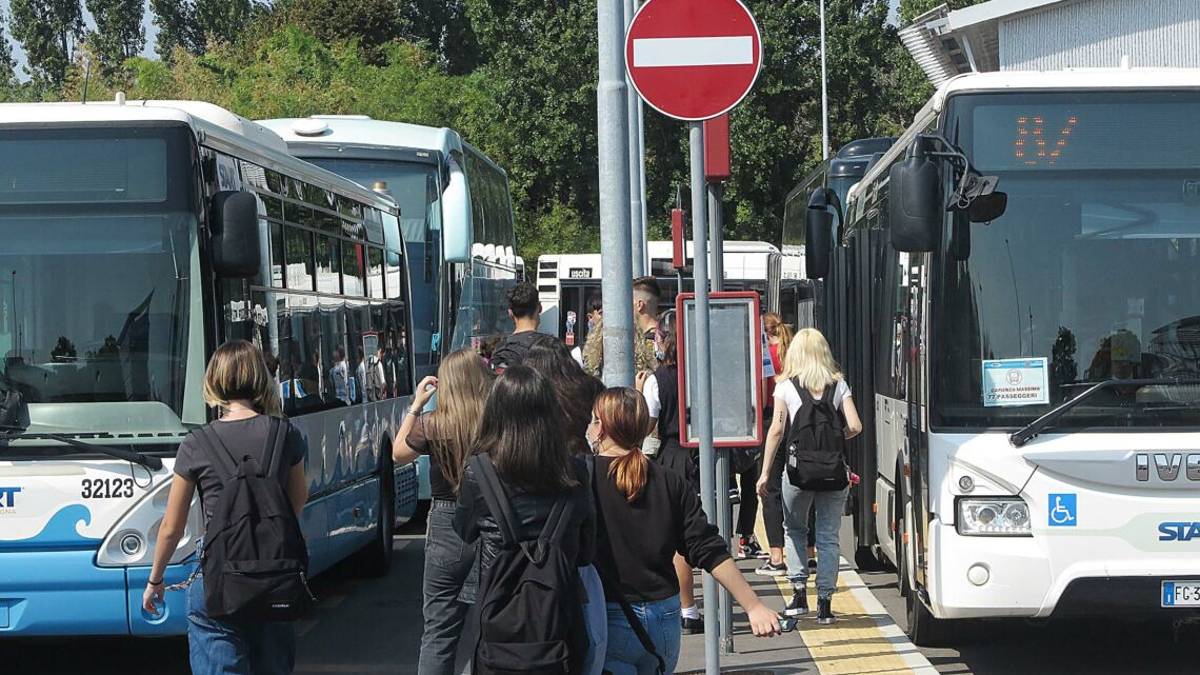 Scuole superiori: da lunedì riapertura in presenza al 50%