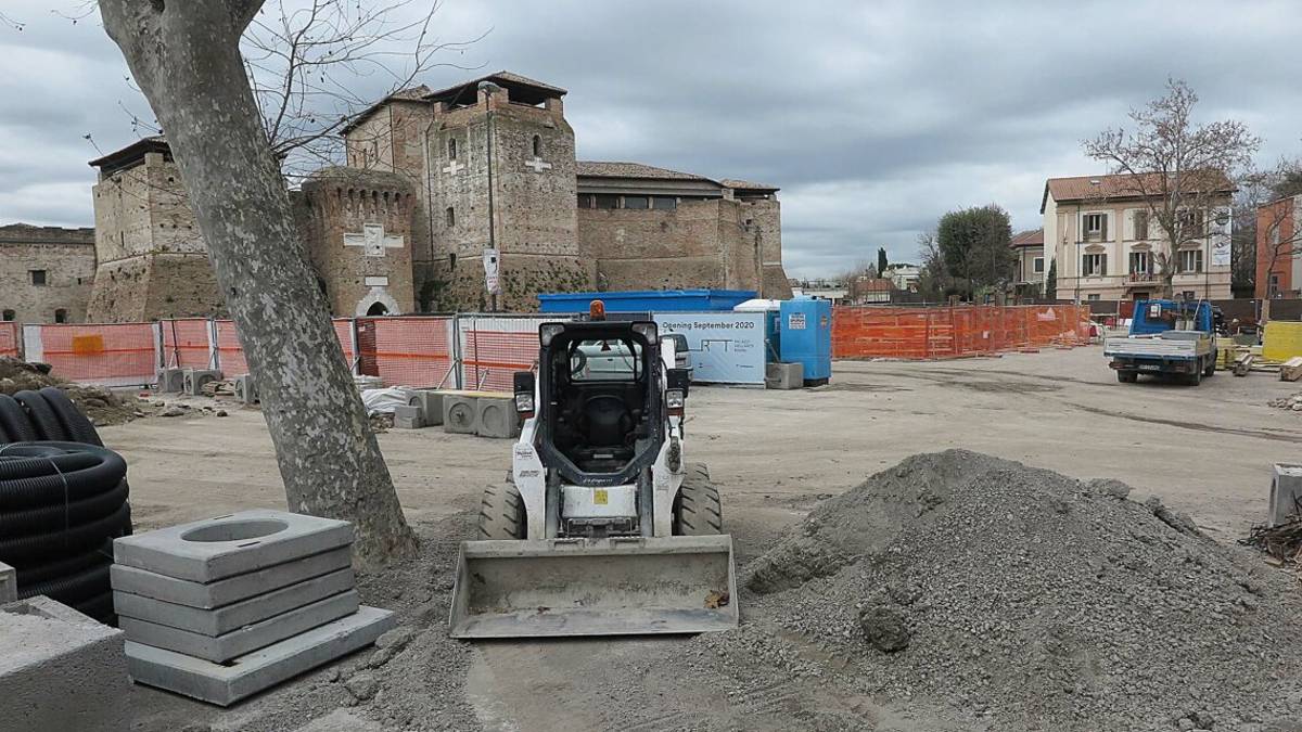 Scavi in piazza Malatesta, entro l'anno il Museo Fellini / VIDEO