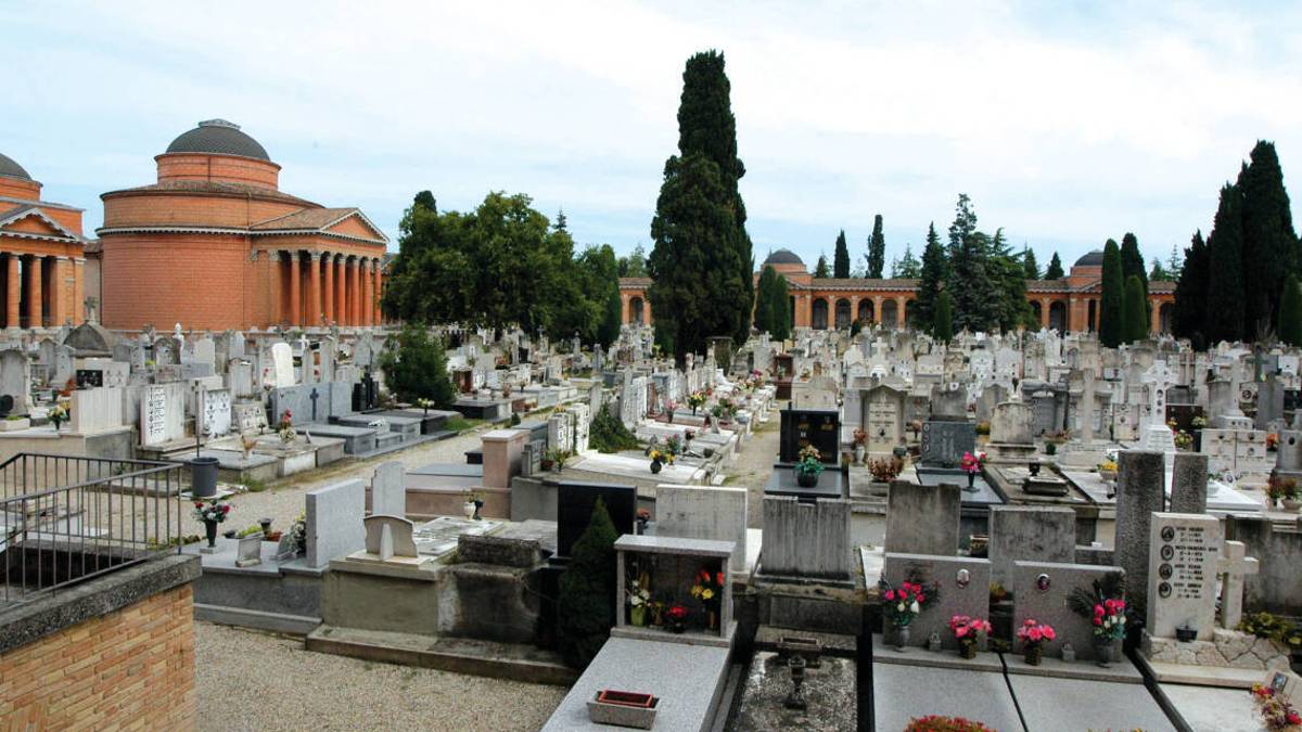 Forlì, cimiteri aperti da lunedì. Il sindaco: Faremo controlli