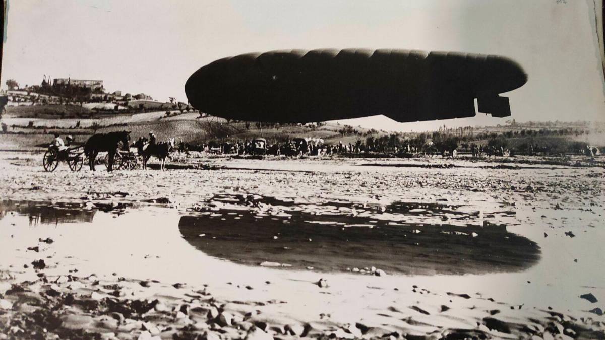 Un dirigibile atterra nel torrente Uso: la storia di un volo che stupì la Romagna. Il ricordo del fatto a Santarcangelo