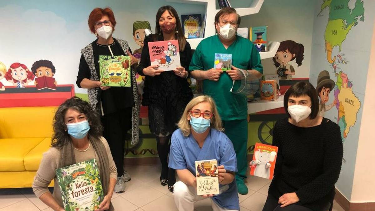 Donati 800 libri alla Pediatria di Comunità di Savignano