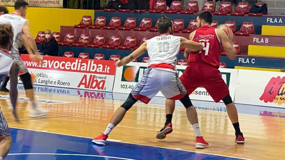 Basket B, Andrea Costa sul velluto con Alba (60-78)