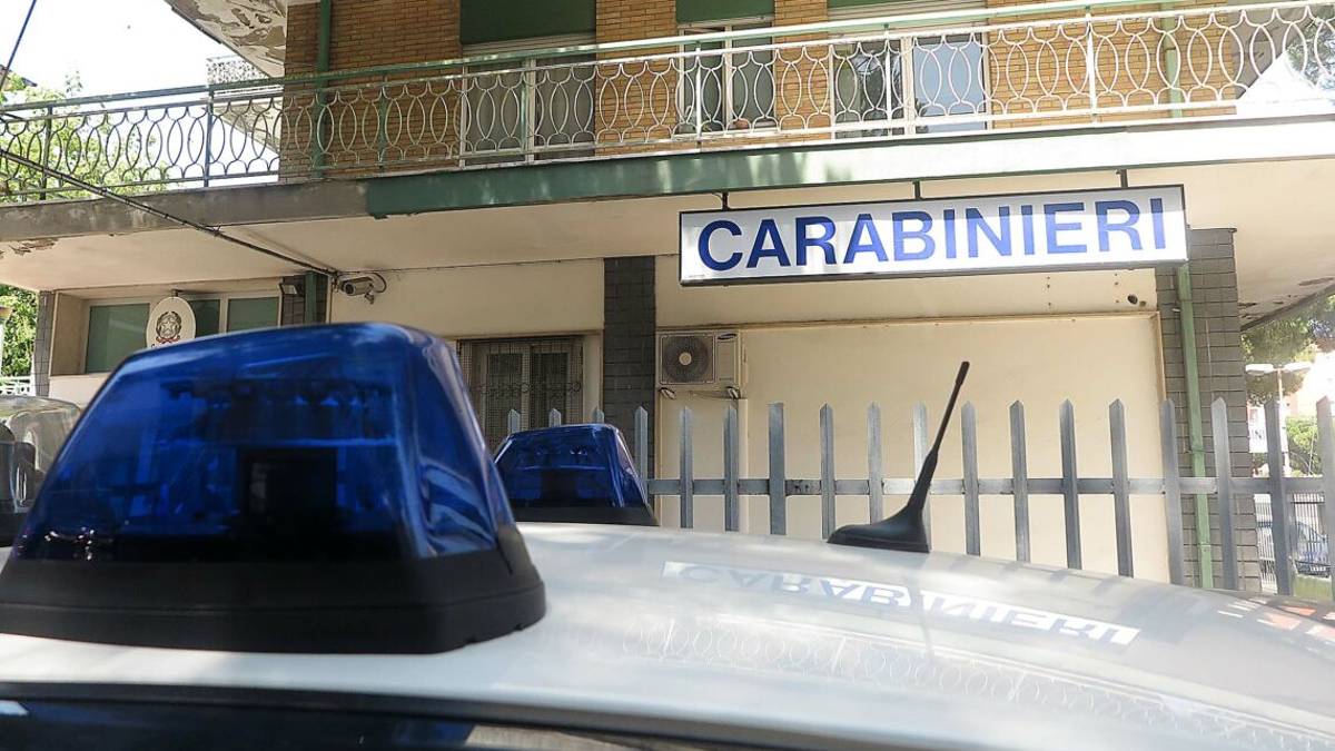 Riccione. Rapina in farmacia con spaccata, identificato l'autore