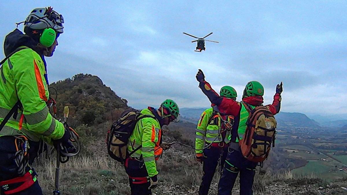 Rimini, esercitazione del ''Vega'' e del soccorso alpino