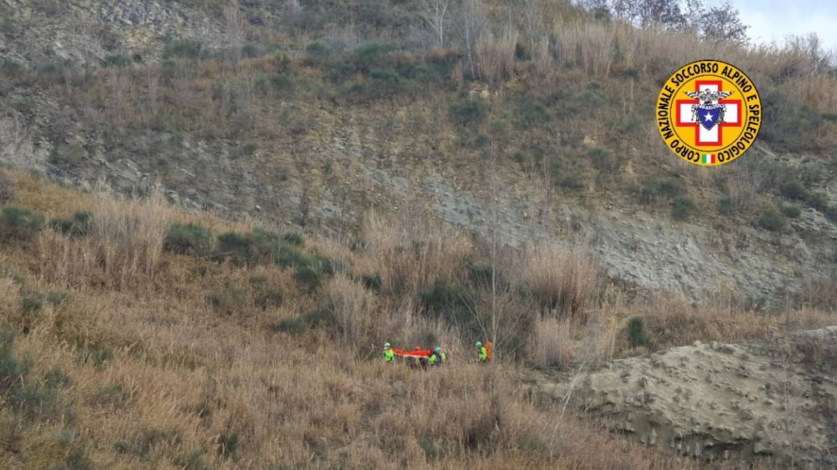 Borghi, cade lungo il sentiero Tufo bikers: soccorso ciclista