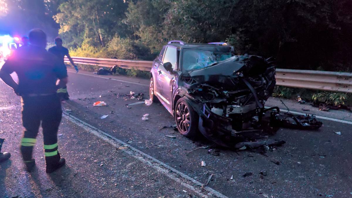 Ravenna, pauroso incidente nella notte a Marina Romea, gravissimi due giovani - Gallery