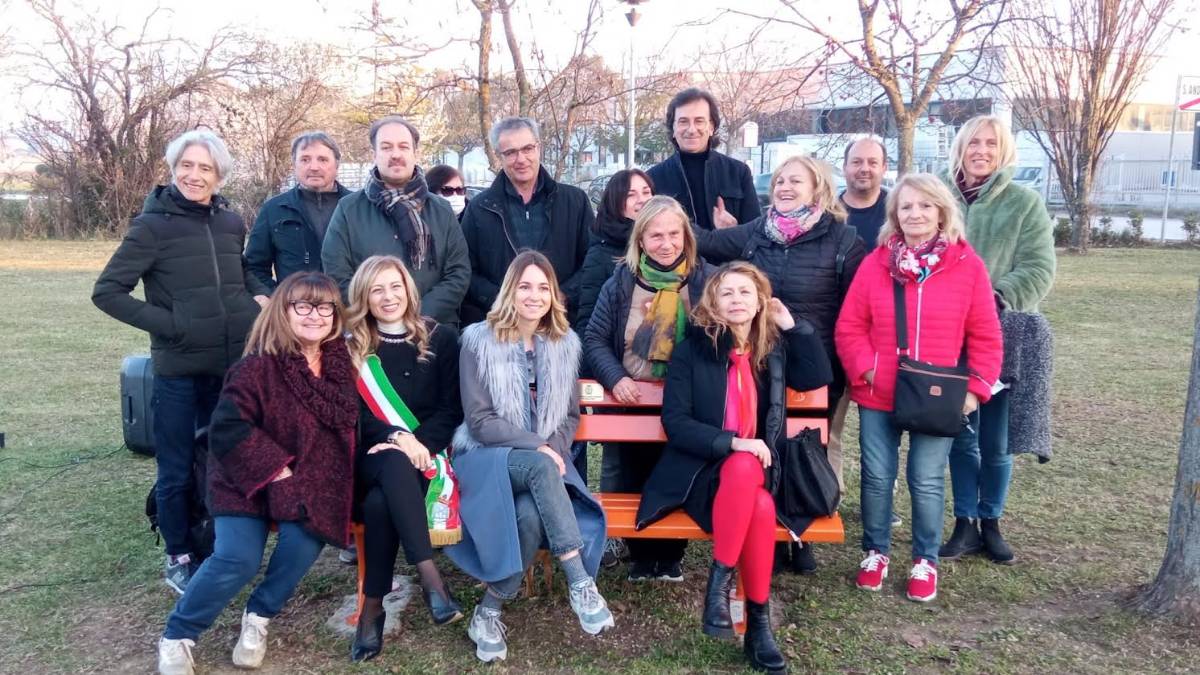 Coriano, Amanda Sandrelli madrina della panchina arancione