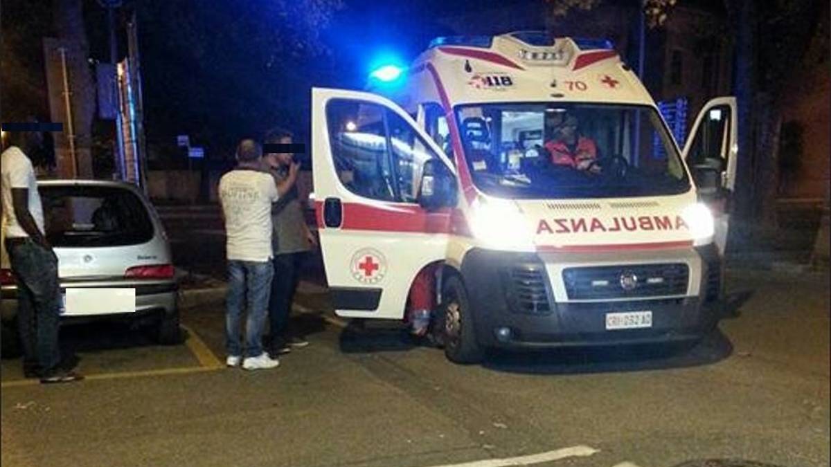 Cesena, picchia tutti con la stampella: 5 feriti ed un disabile arrestato