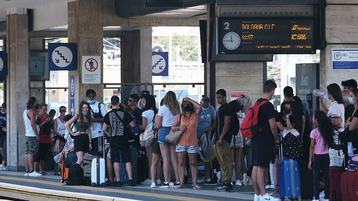 Green Pass, Assoutenti: arrestare chi arreca disagi ai treni