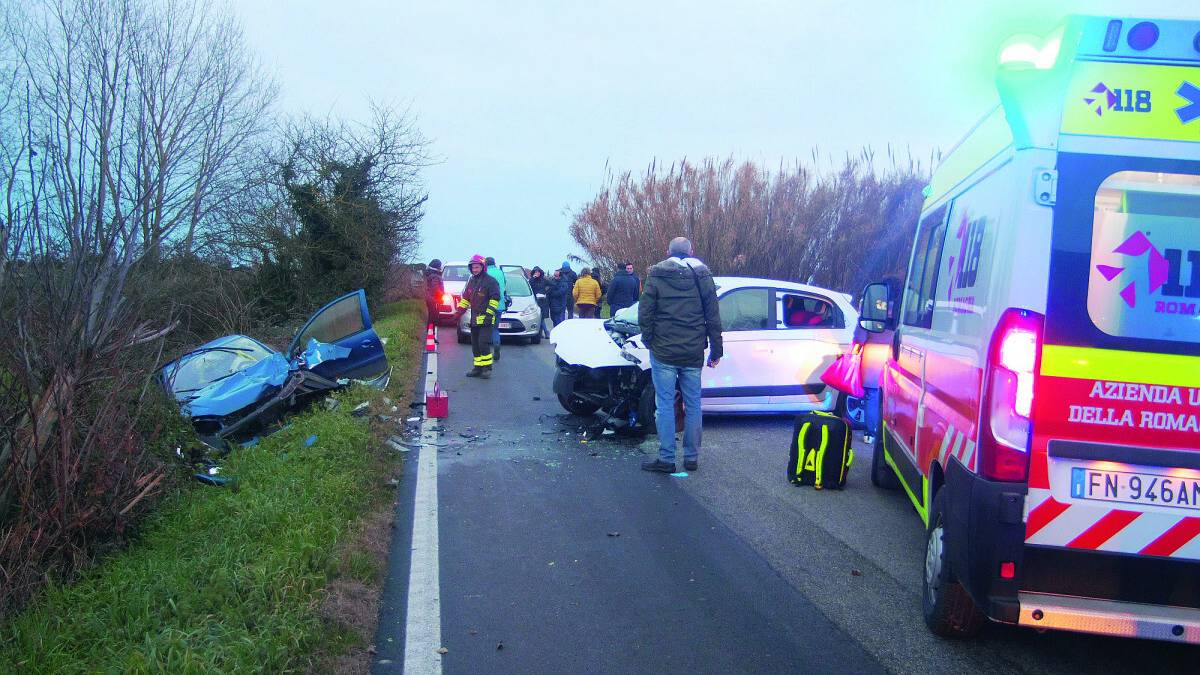 Incidente frontale a Ravenna: feriti due bimbi e la mamma incinta