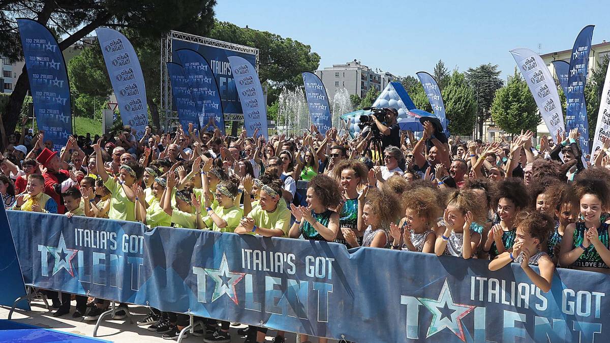 Rimini, in migliaia ai provini di Italia's Got Talent - FOTO