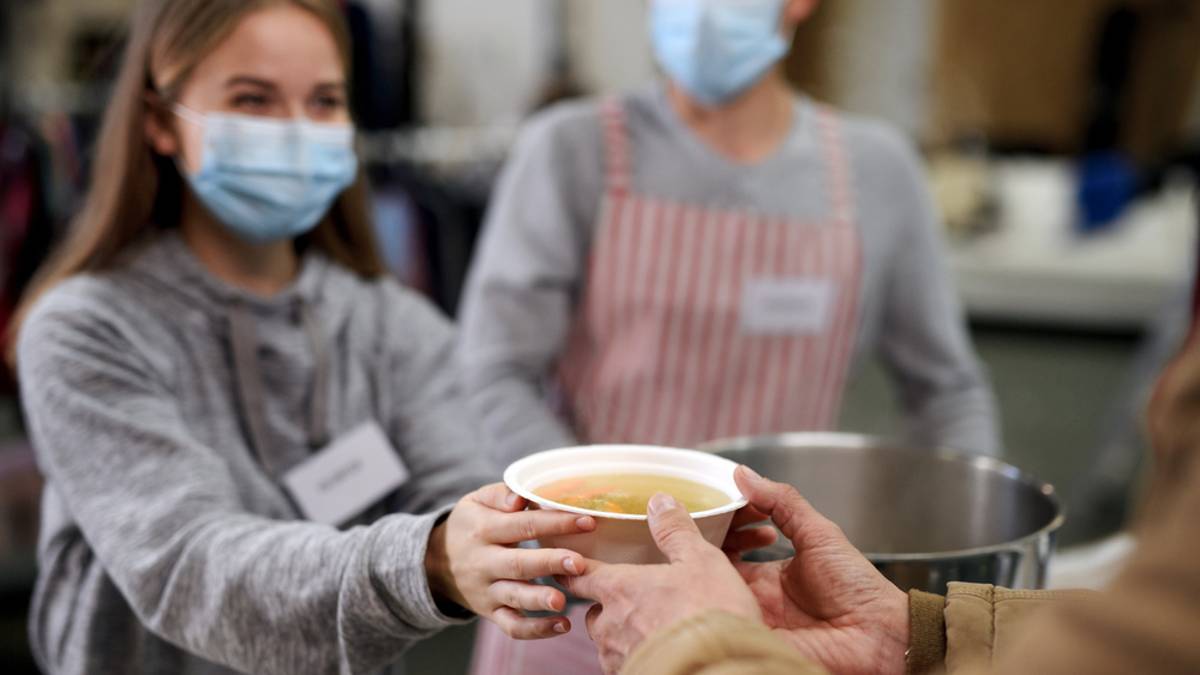 Ravenna, 800 pasti recuperati dalla mensa aziendale di Hera per la Coop San Vitale