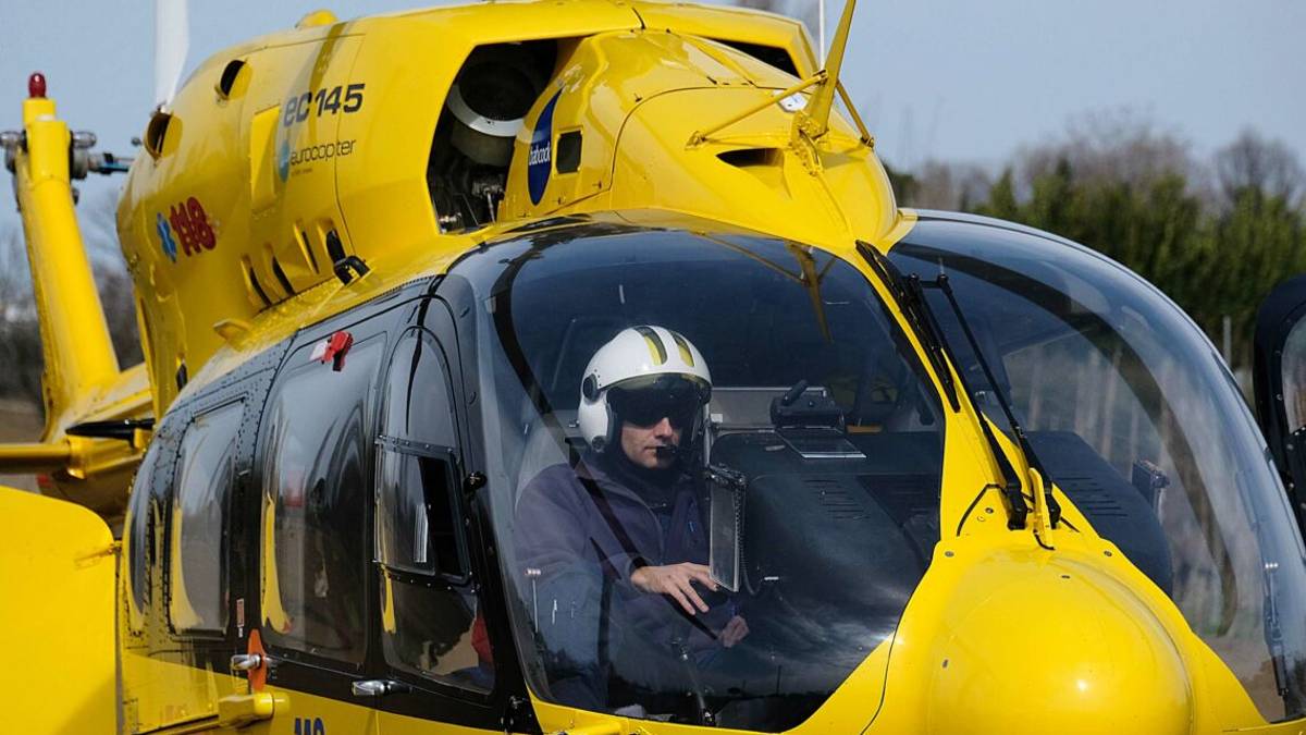 Lugo, incidente: con la bici nel fosso, 75enne all'ospedale