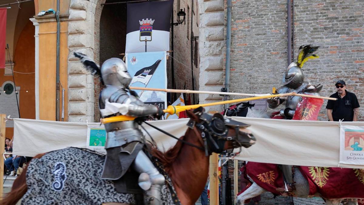 Una delle lizze della finale della Giostra all’incontro, in piazza del Popolo