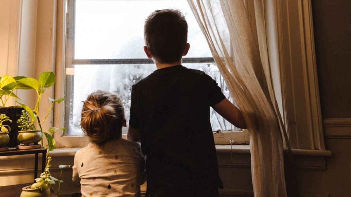 Castel San Pietro, bimbi soli in casa per andare al lavoro. Denunciati