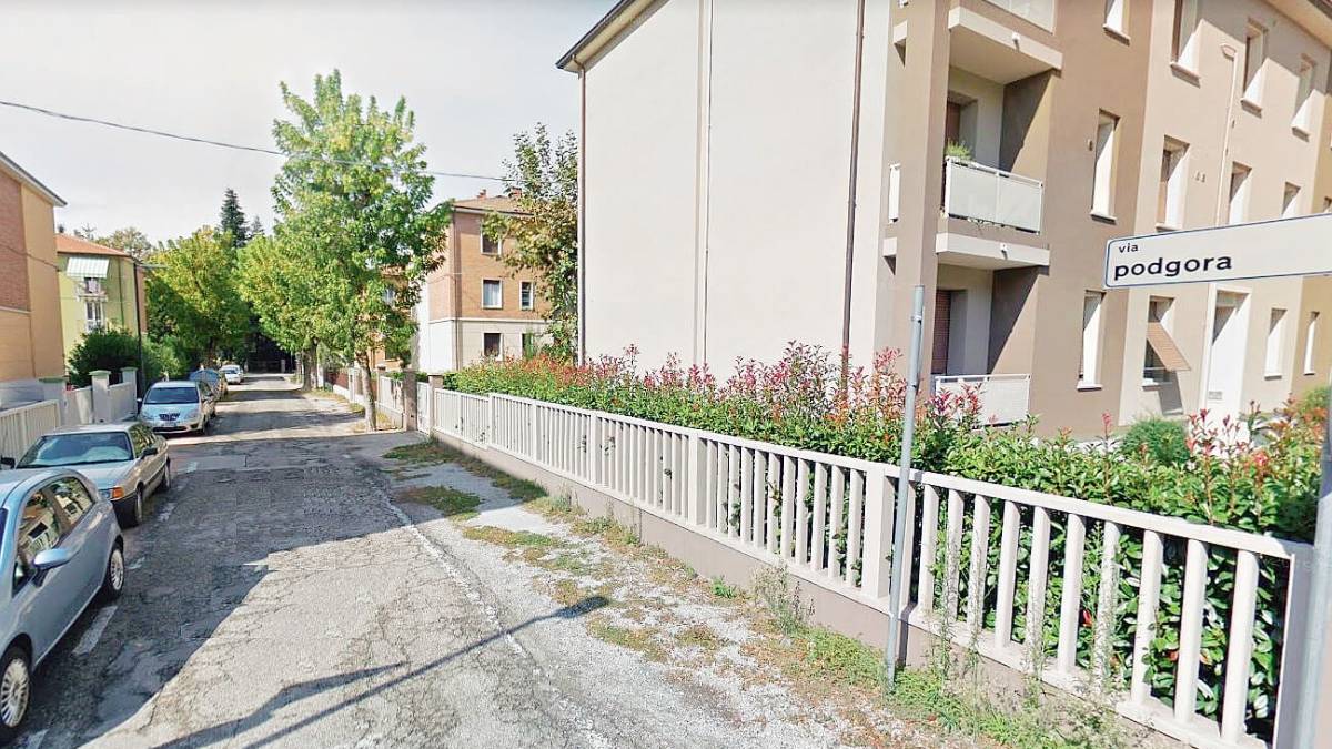Cesena, marciapiedi ed asfalto da rifare
