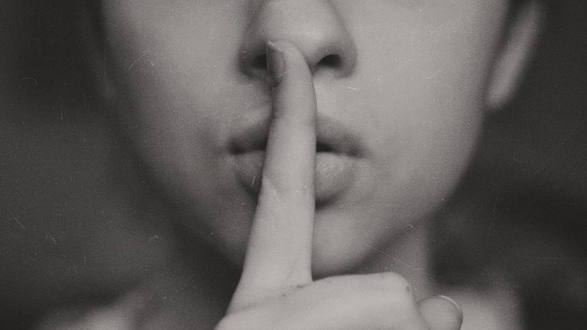 Affetti collaterali: il segreto nascosto e il troppo controllo