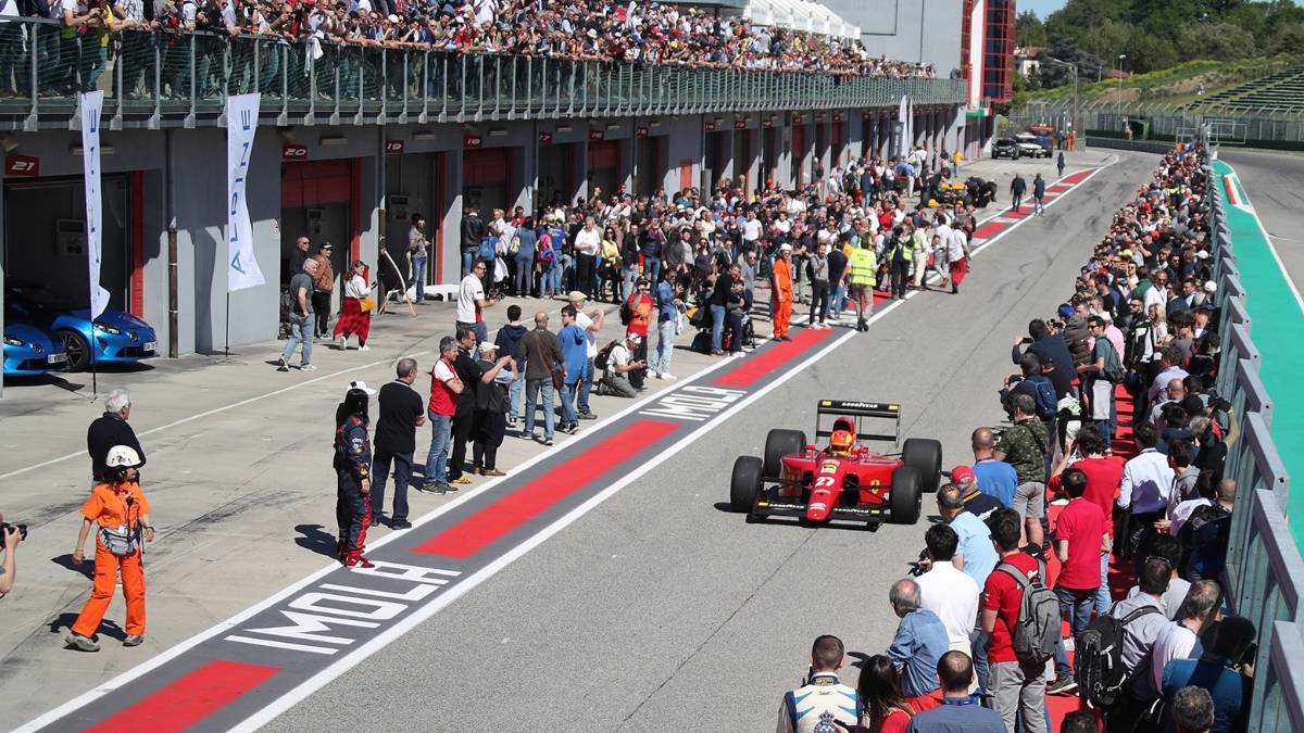 Imola, bagno di folla per l'Historic Minardi Day