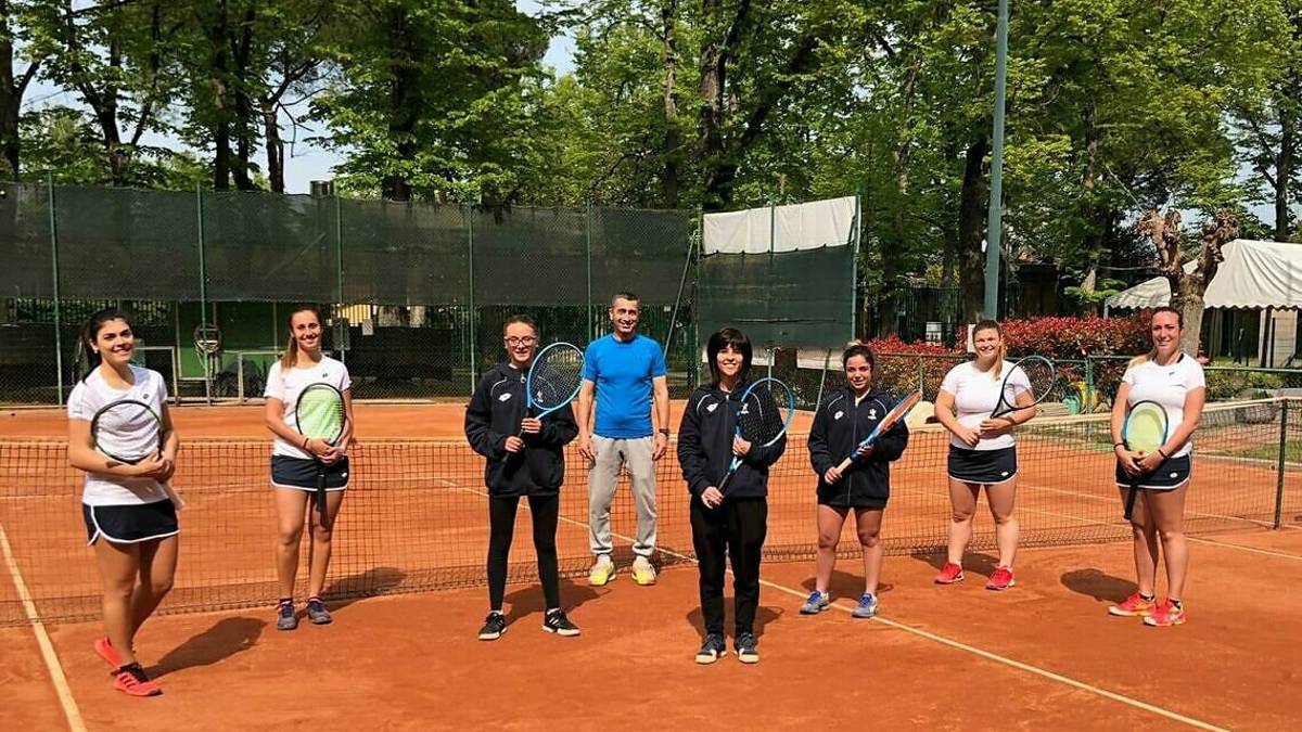 Tennis, poker targato Cacciari Imola al Venustas di Igea Marina