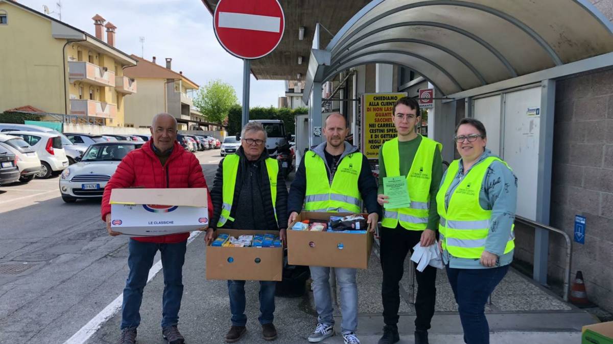Grande partecipazione per la raccolta solidale dedicata ai bisognosi dei 12 quartieri di Cesena