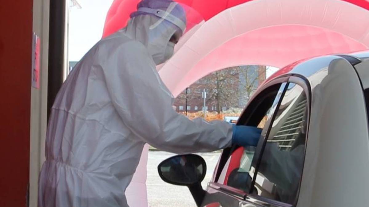 Covid. Casi attivi di nuovo su. Ricoveri stabili. 14 decessi in Romagna