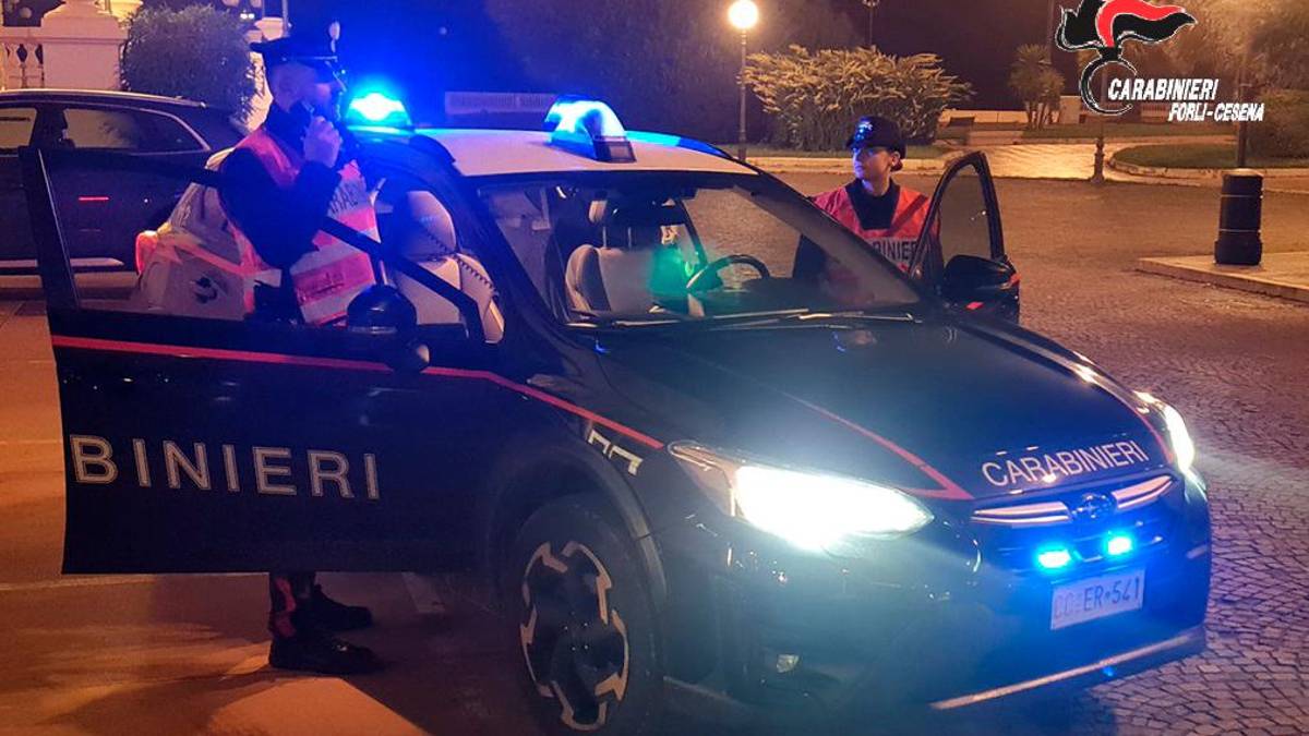 Festeggiano Halloween lanciando petardi nei cortili delle case: denunciati due 15enni a Sant’Angelo di Gatteo