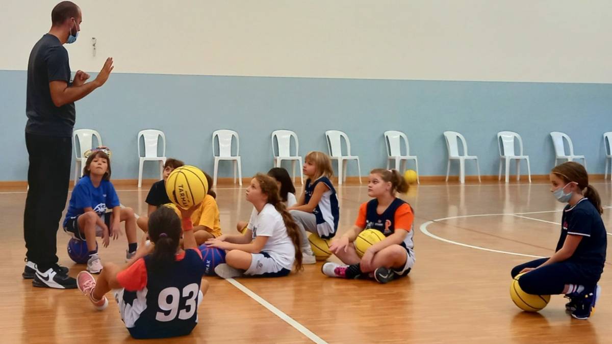Al Centro Sportivo Rossini di Misano si va alla scoperta del minibasket