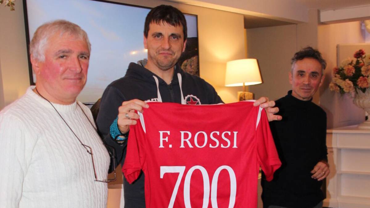 Rimini, il Cristiano Ronaldo del calcio amatoriale: Francesco Rossi festeggia i 700 gol