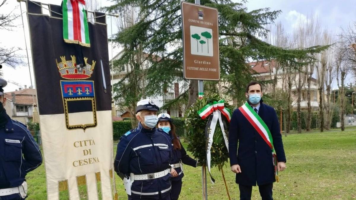 Martiri delle Foibe: il sindaco di Cesena depone una corona