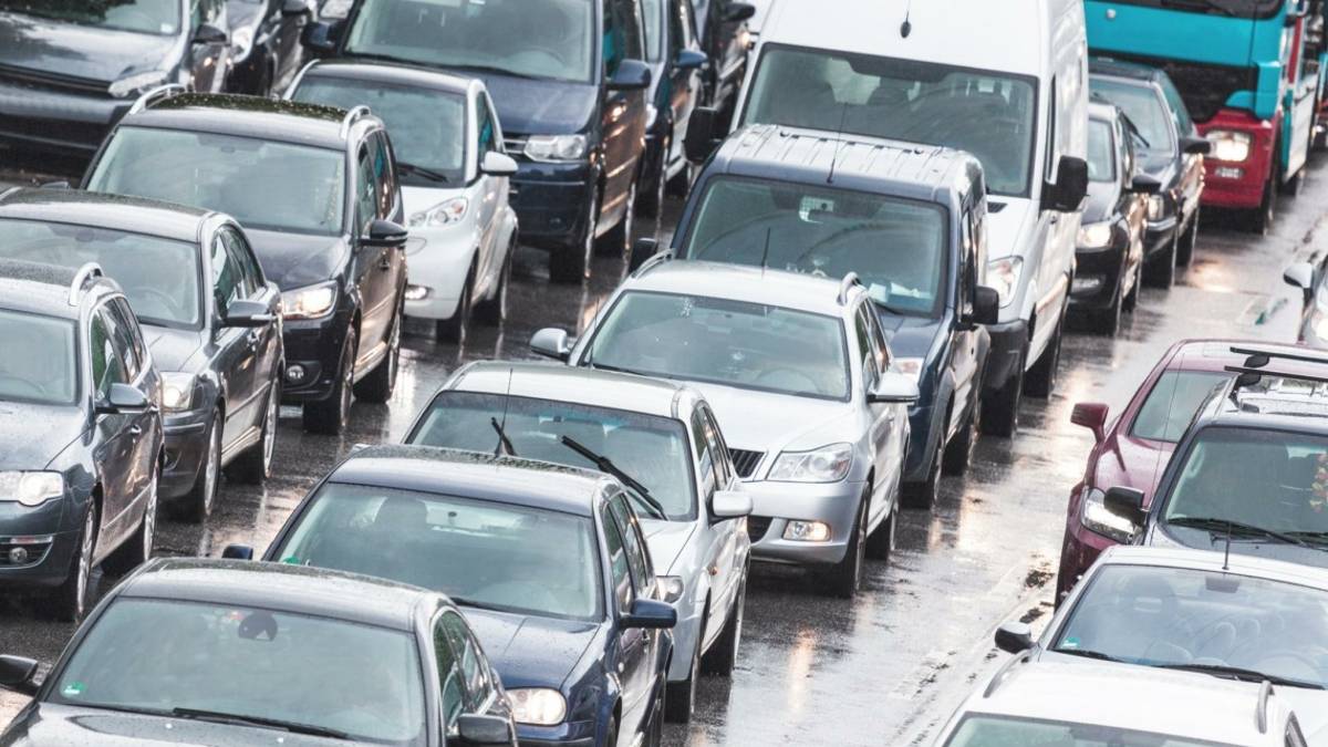 Parco auto vecchio in Emilia-Romagna, aumentano ibride ed elettriche