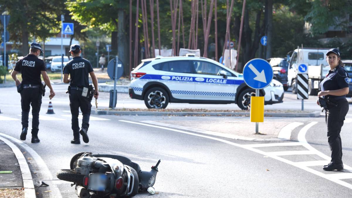 Riccione, incidente con lo scooter: 49enne in gravi condizioni VIDEO GALLERY