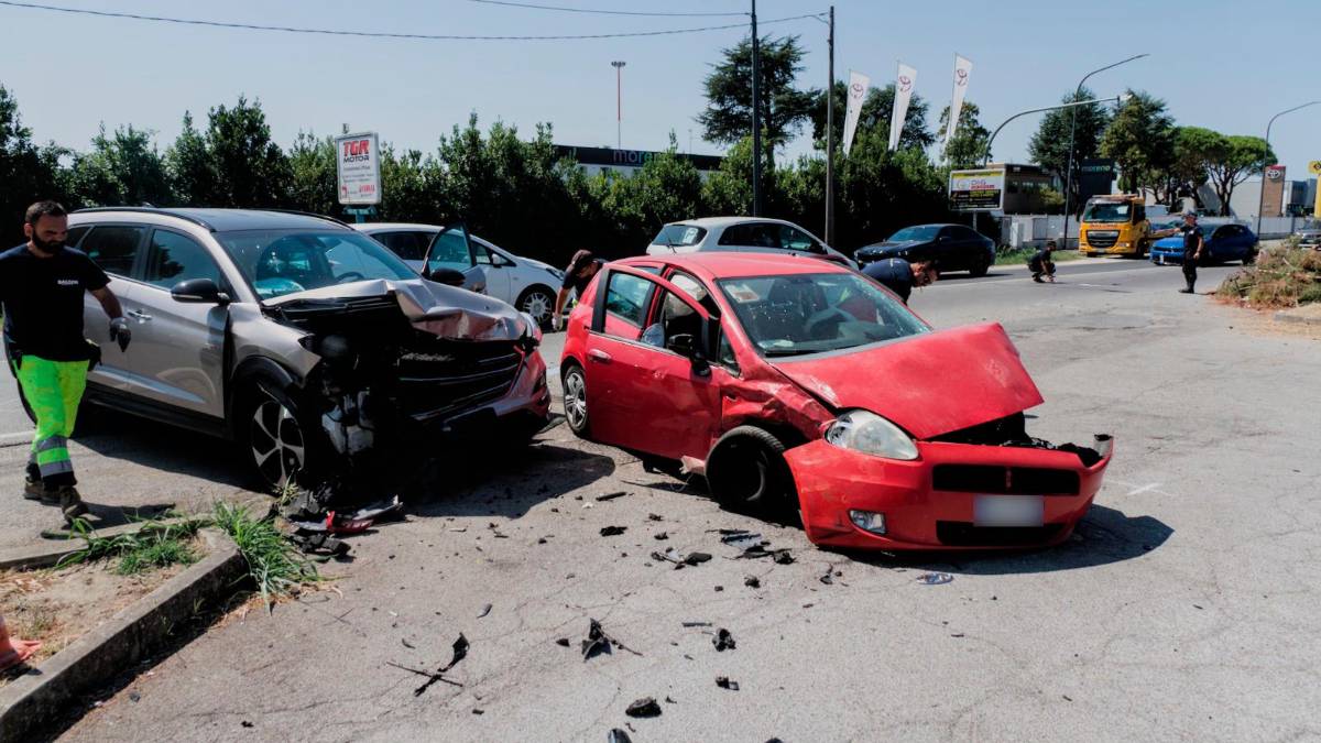 Le auto coinvolte nell’incidente (Fotoservizio Massimo Fiorentini)
