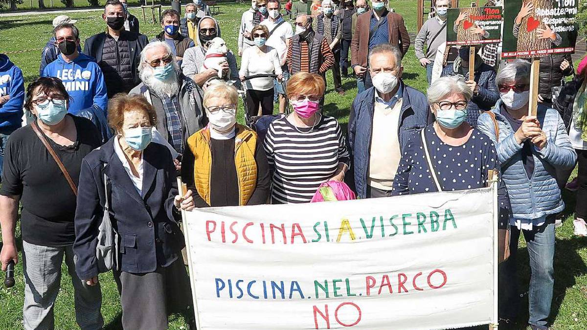 Rimini. Piscina a Viserba, il Comune: indietro non si torna