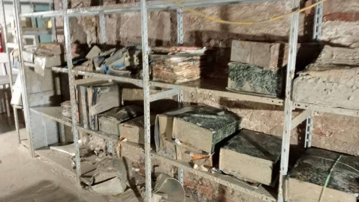 Castel Bolognese: carteggi dell'archivio congelati per poterli recuperare