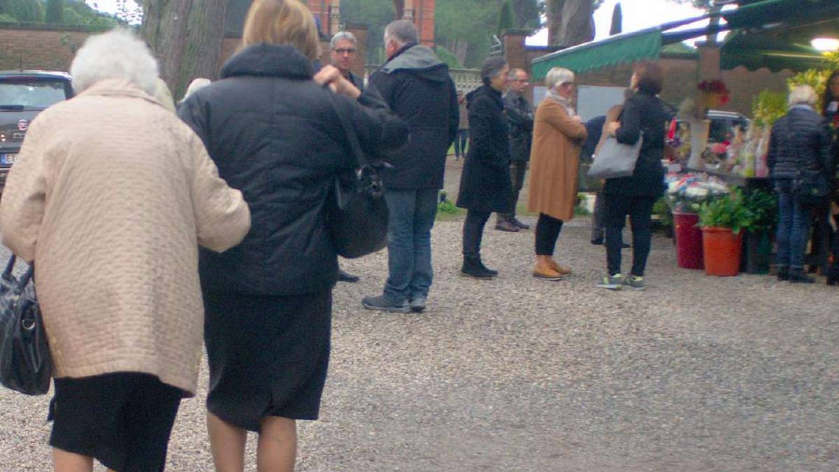 Ravenna, commemorazione defunti: le regole al cimitero