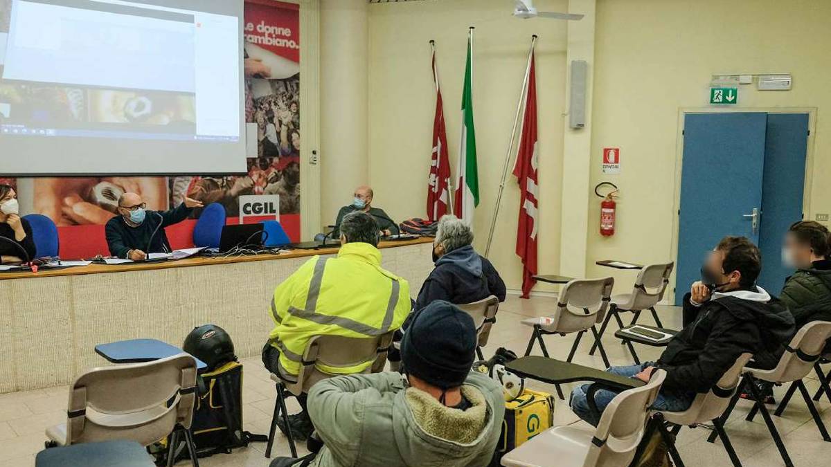 Rimini, il caso Glovo si allarga: Nessuna tutela per i rider