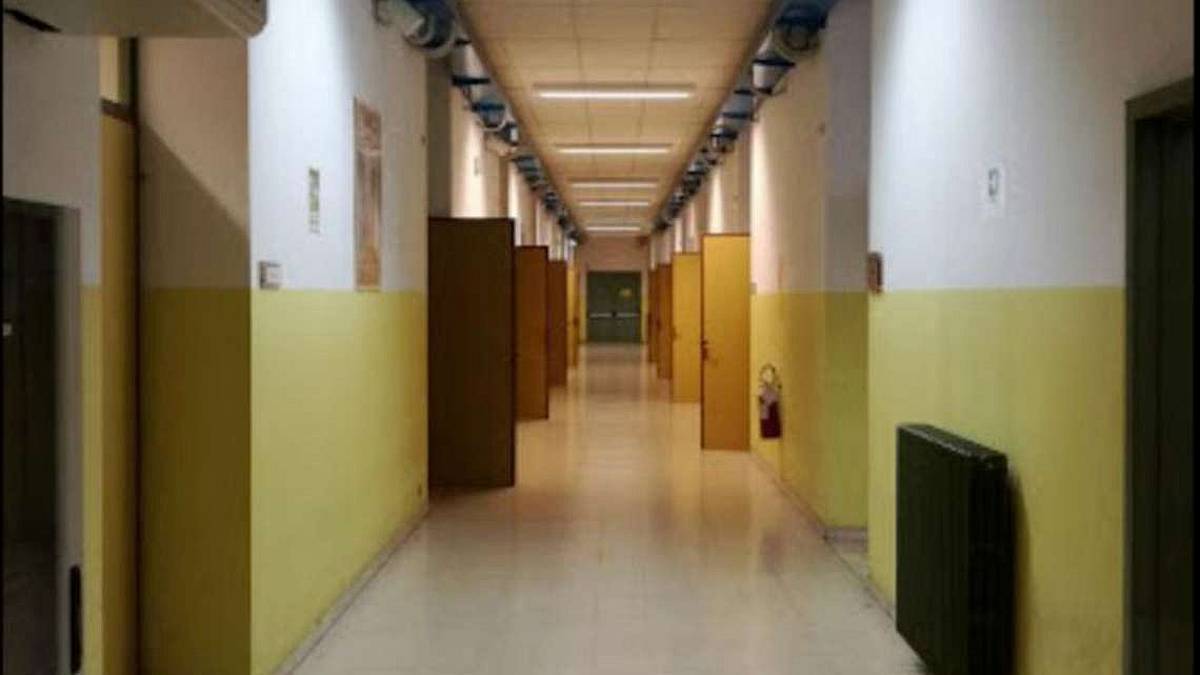 Quattro ore al giorno e due mesi all'anno sui social: gli studenti di Cesena studiano l'abuso del web